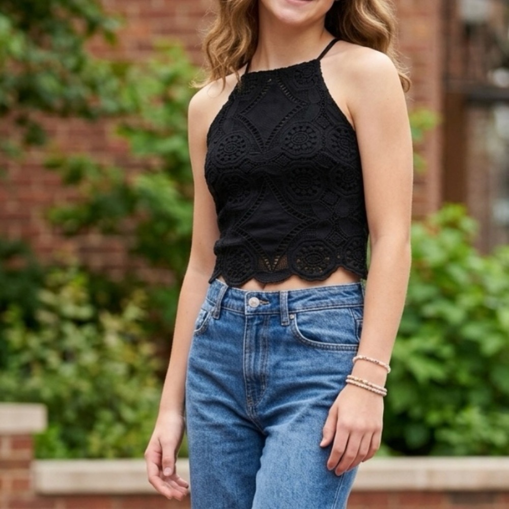 Abercrombie & Fitch Boho Chic Black Eyelet Halter Crop Top